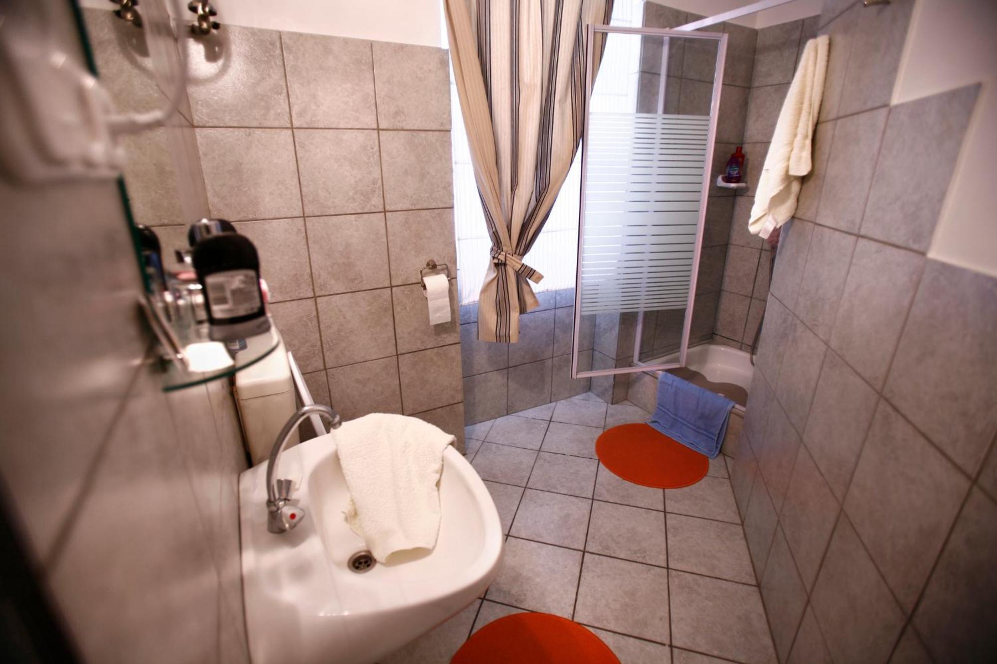 Keszi Panzio Hotel Budakeszi Eksteriør billede