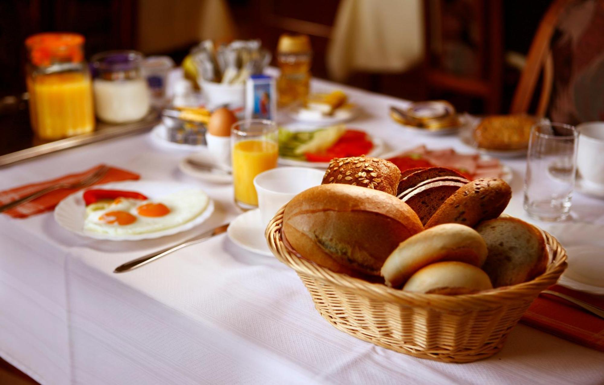 Keszi Panzio Hotel Budakeszi Eksteriør billede