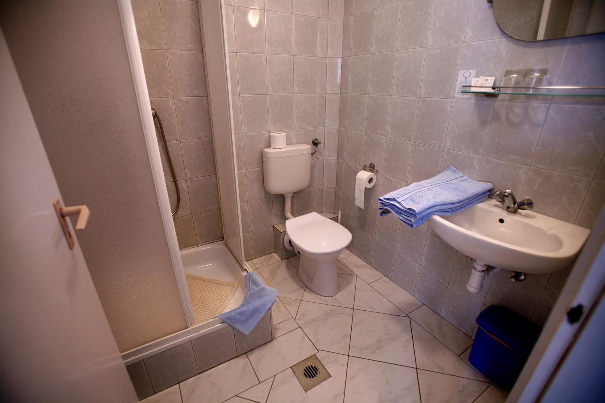 Keszi Panzio Hotel Budakeszi Eksteriør billede