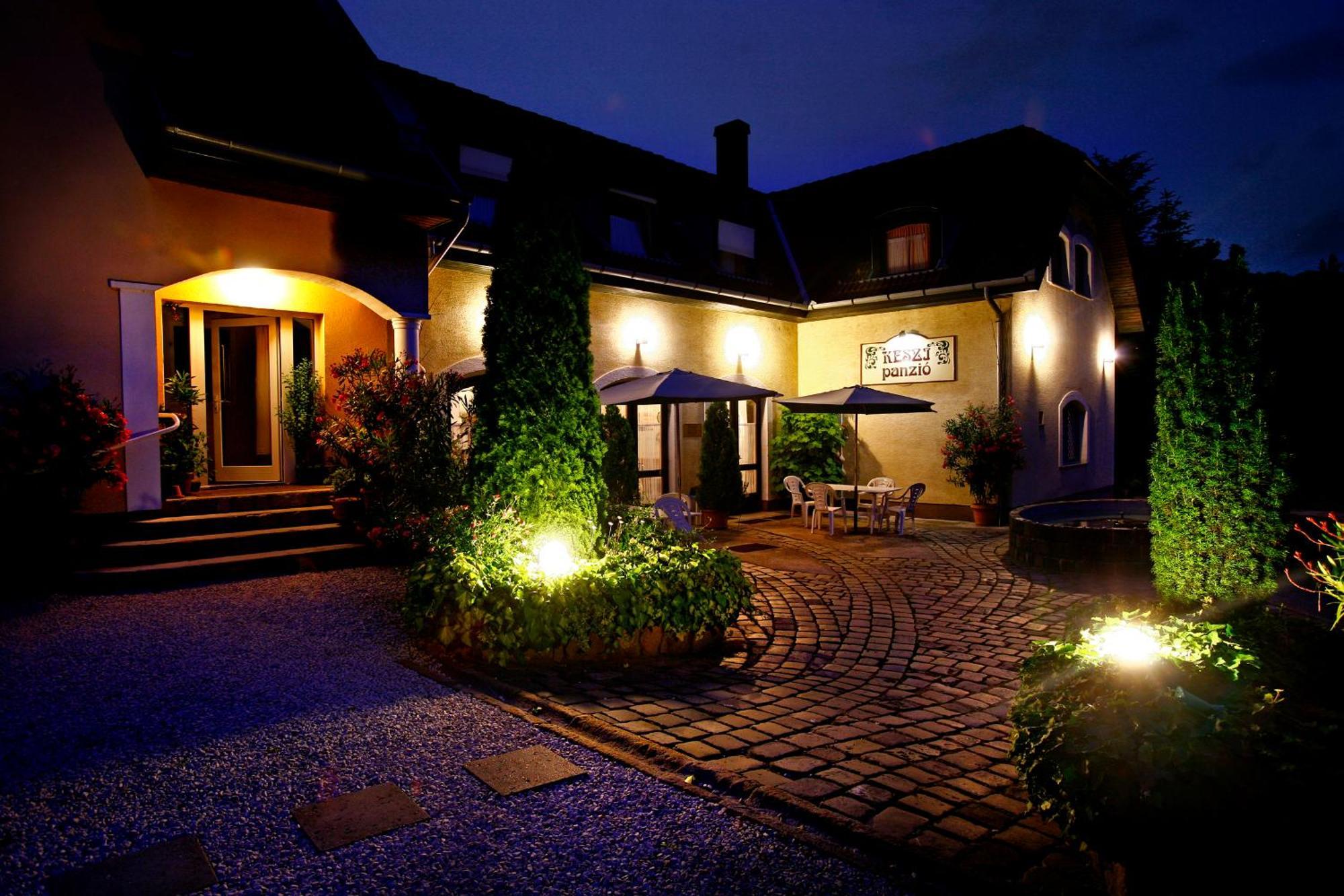 Keszi Panzio Hotel Budakeszi Eksteriør billede