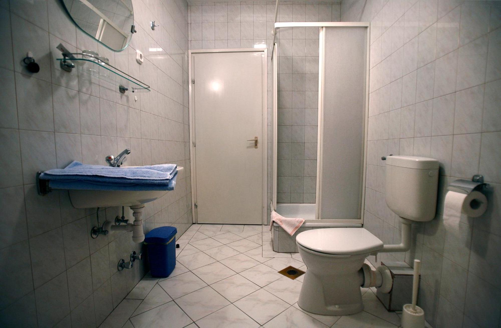 Keszi Panzio Hotel Budakeszi Eksteriør billede