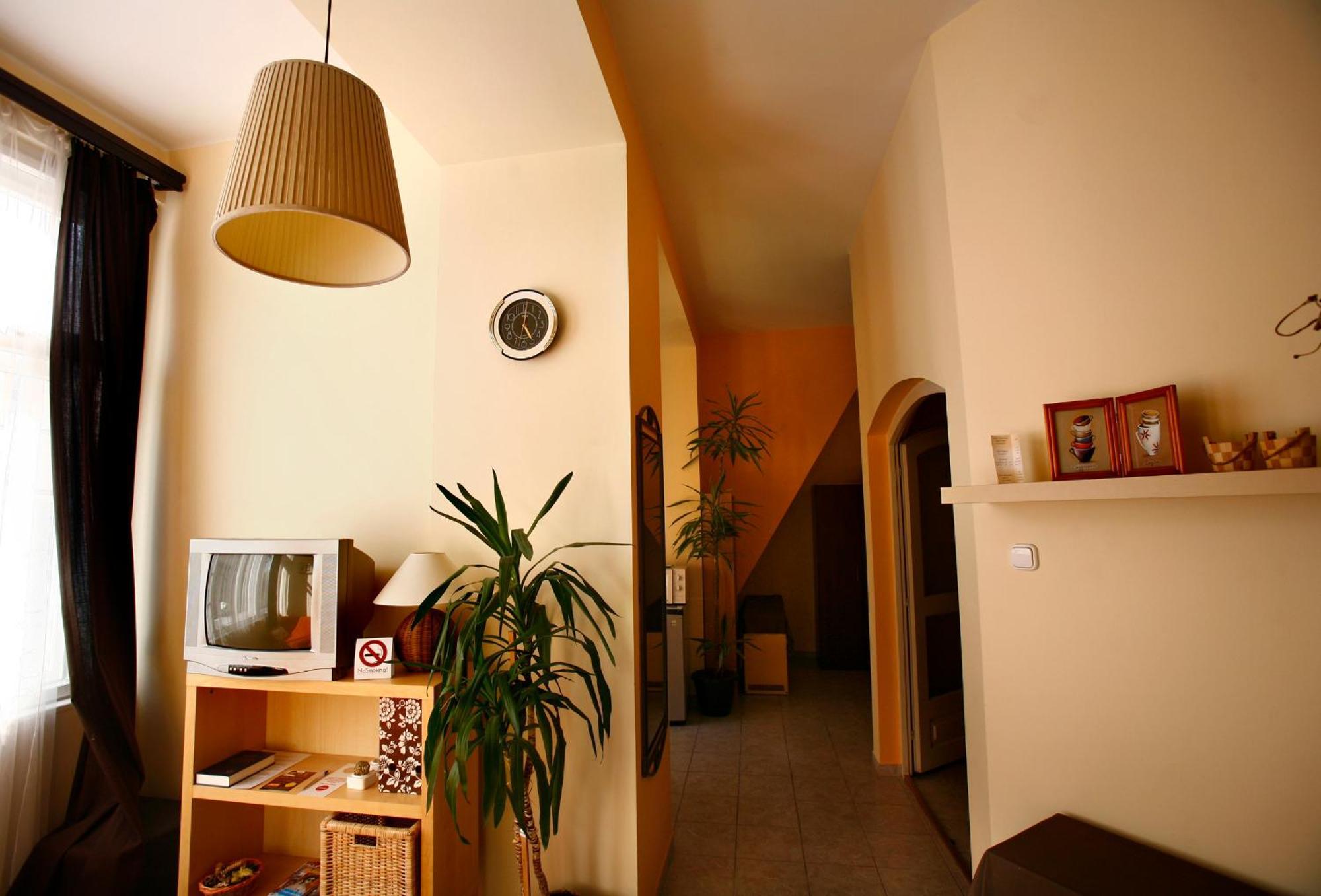 Keszi Panzio Hotel Budakeszi Eksteriør billede