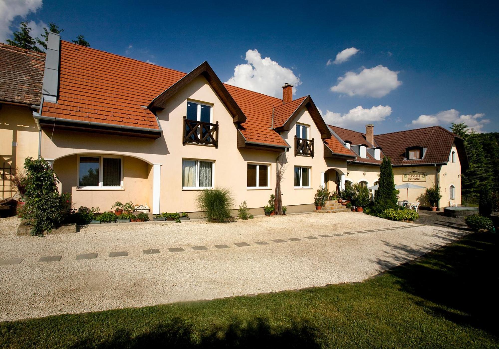 Keszi Panzio Hotel Budakeszi Eksteriør billede