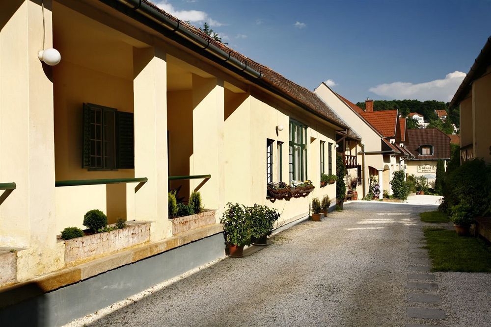 Keszi Panzio Hotel Budakeszi Eksteriør billede