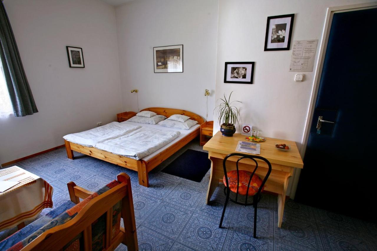 Keszi Panzio Hotel Budakeszi Værelse billede